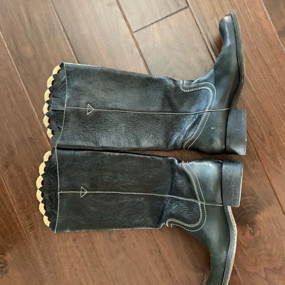 Tall boots with embroidery - Picture 7 of 8